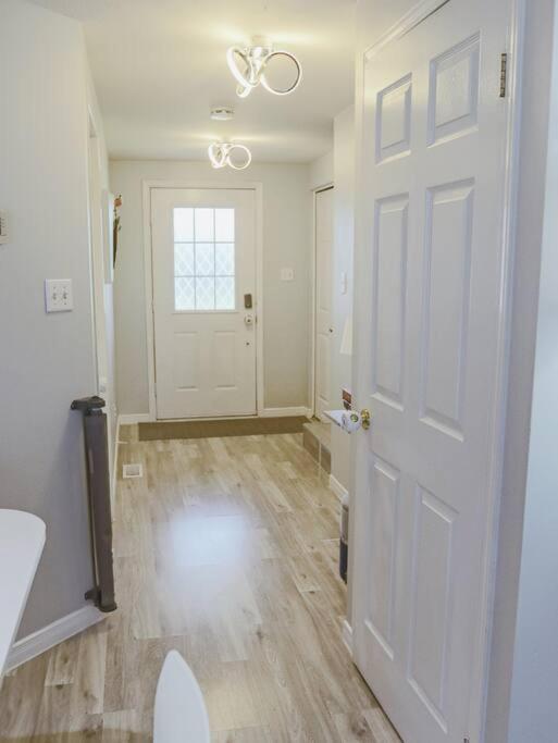 Kitchener-Waterloo Cozy Houseヴィラ エクステリア 写真
