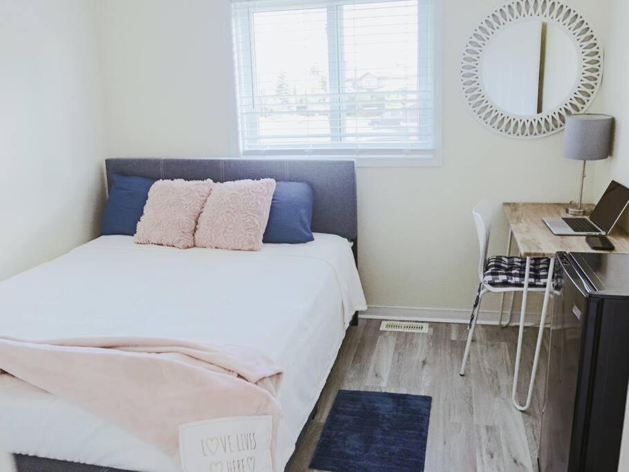 Kitchener-Waterloo Cozy Houseヴィラ エクステリア 写真